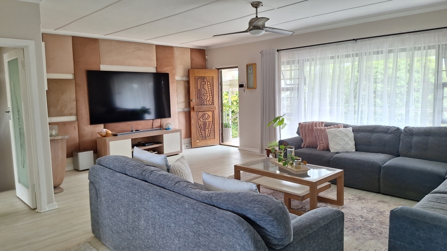 6 Bedroom Property for Sale in Gonubie Eastern Cape
